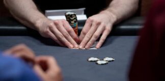Psychological tricks to be better than your opponents in poker games